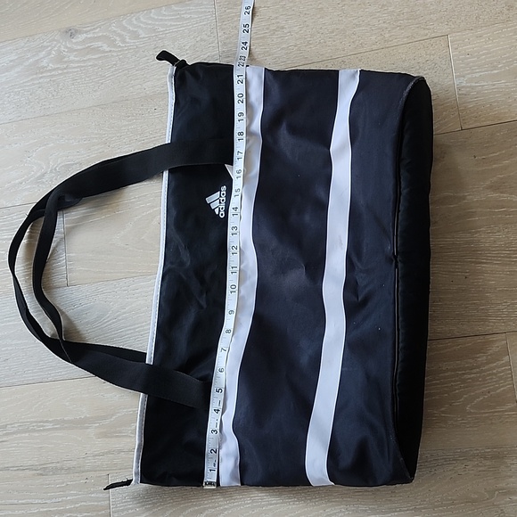 Adidas Duffle / Gym bag - Picture 2 of 7